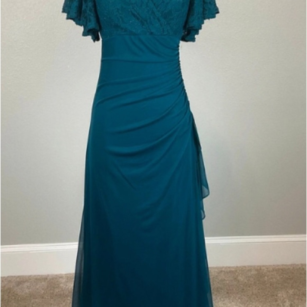 Elegant Teal Evening Gown